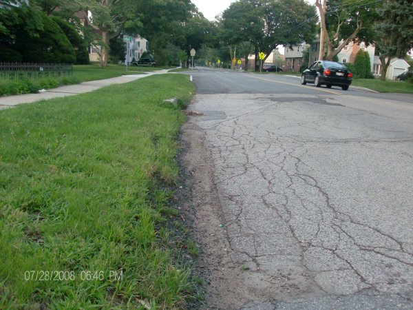 Call it anti-snob curbing. Curb improvements will cover only half of Cross St.